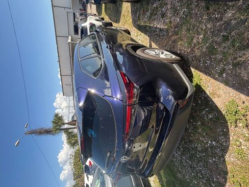 Used 2025 Toyota Highlander LE image 8