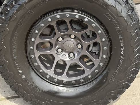 Used 2022 Jeep Wrangler Unlimited Rubicon w/ Xtreme Recon 35" Tire Package AWD/4WD image 8