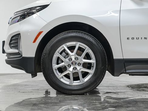 Used 2024 Chevrolet Equinox LT AWD/4WD image 3