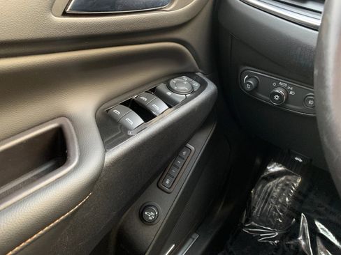 Used 2022 Chevrolet Equinox Premier image 13