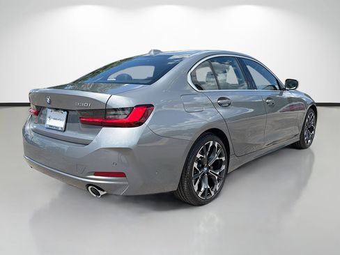 New 2026 BMW 330i Sedan w/ Convenience Package RWD image 3