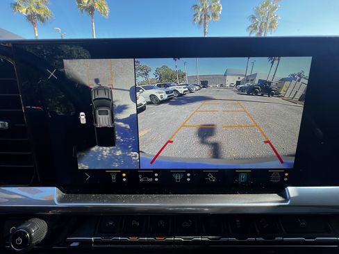 Used 2022 Chevrolet Silverado 1500 LTZ image 26