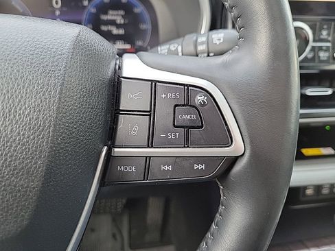 Used 2023 Toyota Highlander Limited image 29