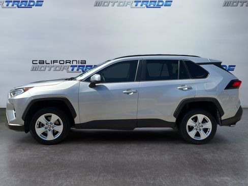 Used 2021 Toyota RAV4 XLE FWD image 8
