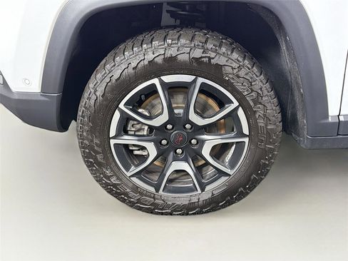 Used 2025 Jeep Compass Trailhawk w/ Trailhawk Elite Group AWD/4WD image 31