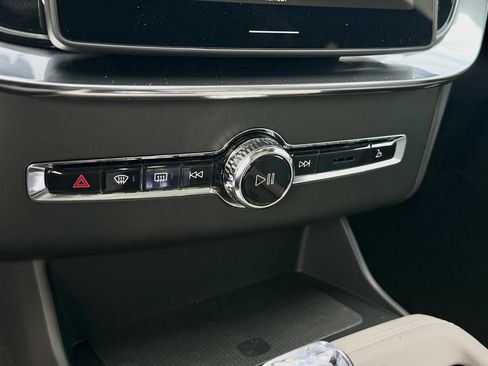 New 2026 Volvo XC90 T8 Ultra w/ Protection Package Premier AWD/4WD image 17