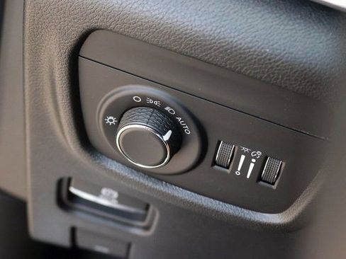 Used 2024 Jeep Grand Cherokee Altitude image 22