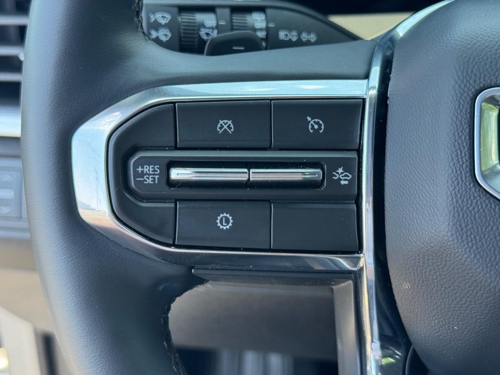 Used 2026 GMC Acadia Elevation w/ Elevation Premium Package FWD image 26