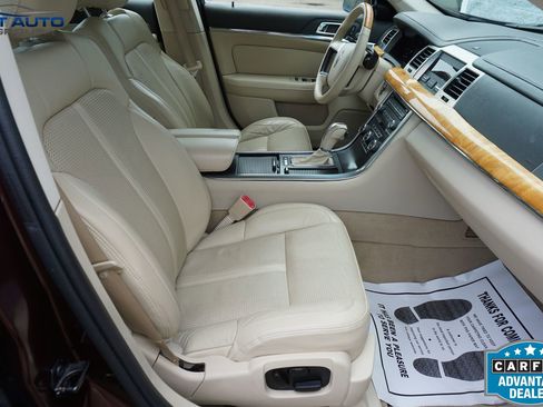 Used 2010 Lincoln MKS AWD image 23