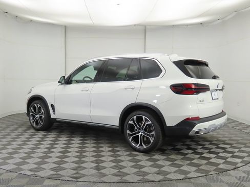 Used 2026 BMW X5 xDrive40i w/ Climate Comfort Package AWD/4WD image 8
