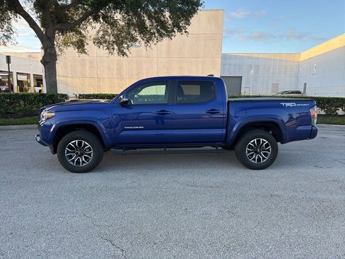 Used 2023 Toyota Tacoma TRD Sport image 2