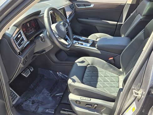 Used 2025 Volkswagen Atlas SEL Premium R-Line image 10