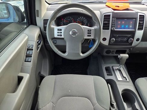 Used 2019 Nissan Frontier SV image 8