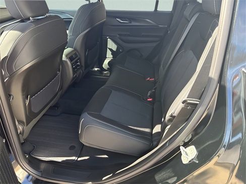 New 2026 Jeep Grand Cherokee Laredo image 13