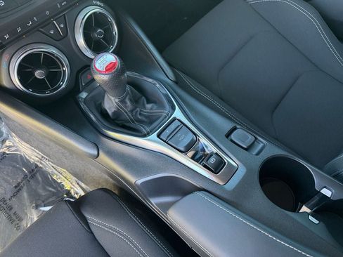 Used 2020 Chevrolet Camaro LT w/ Technology Package RWD image 18