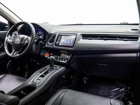 Used 2019 Honda HR-V Touring image 18