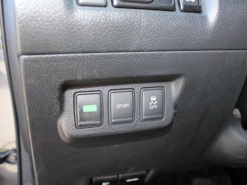 Used 2015 Nissan Sentra SV w/ Navigation Package FWD image 17