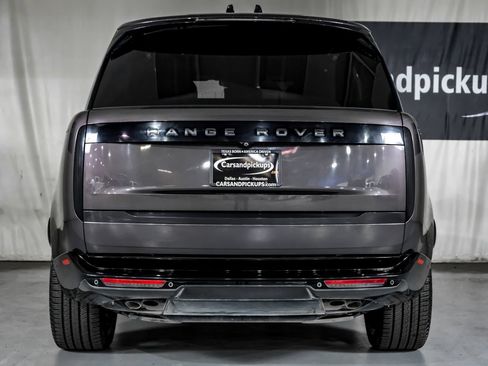 Used 2024 Land Rover Range Rover SE AWD/4WD image 9