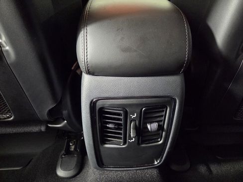 Used 2020 Jeep Grand Cherokee Laredo w/ Laredo X Package RWD image 26