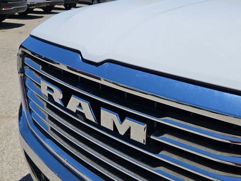 Used 2025 RAM 1500 Laramie AWD/4WD image 13