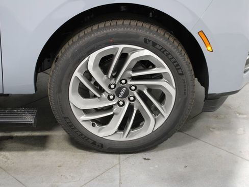 New 2025 Lincoln Navigator Reserve image 13