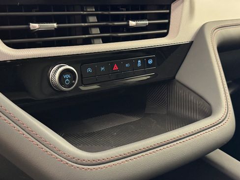 New 2026 Ford Explorer Active w/ Active Comfort Package image 28