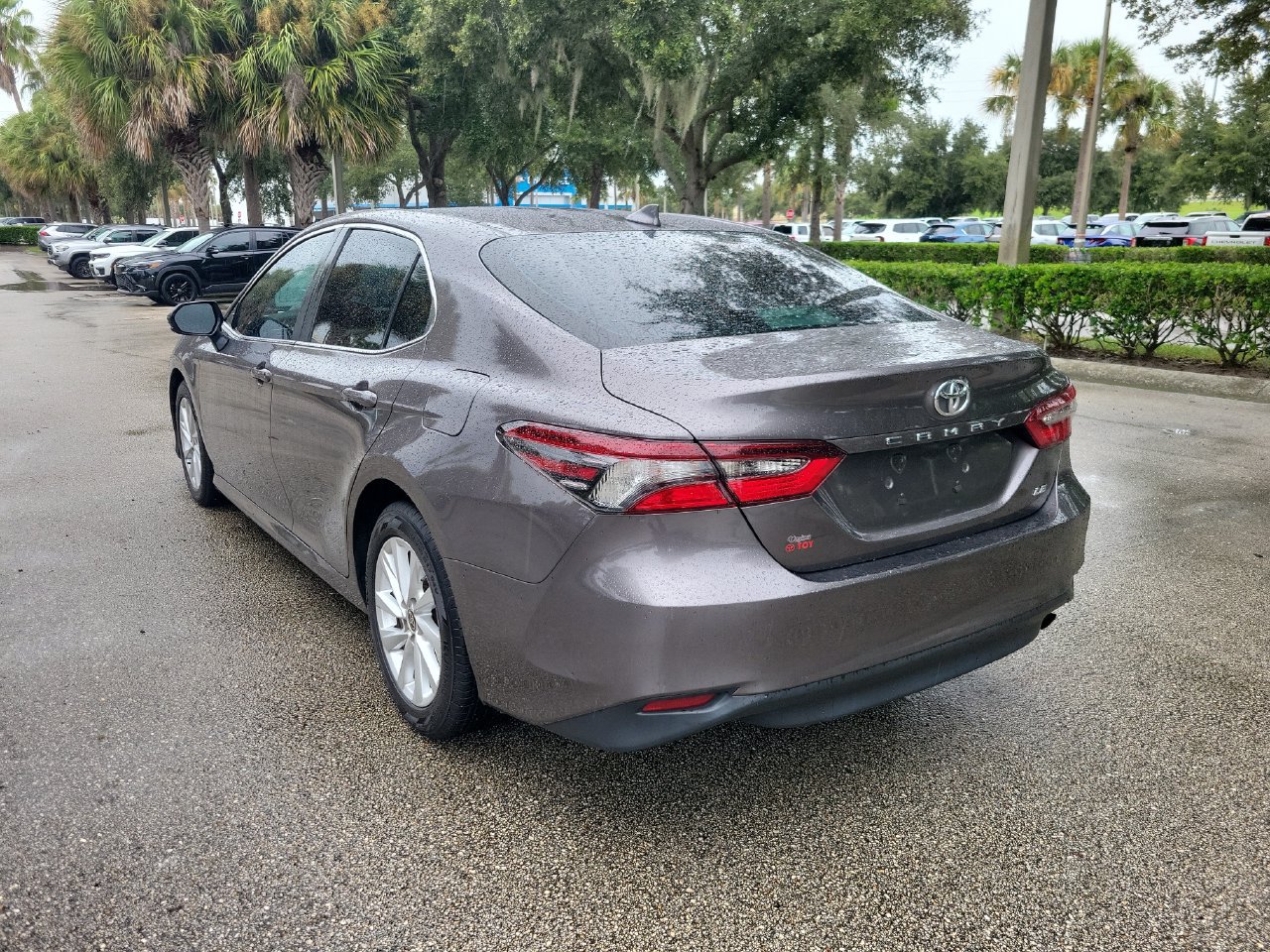 Used 2023 Toyota Camry LE FWD image 4