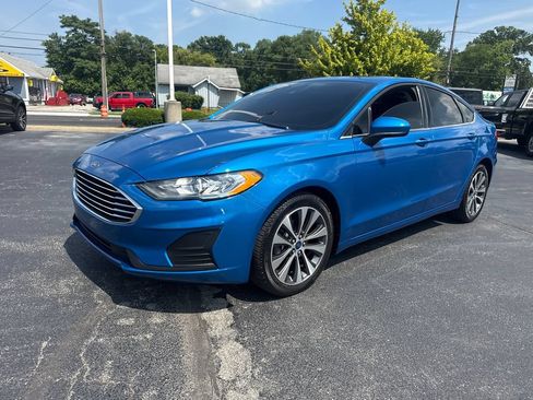 Used 2019 Ford Fusion SE AWD/4WD image 2