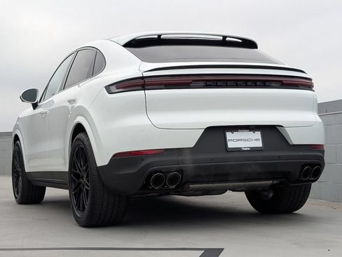 Certified 2026 Porsche Cayenne Coupe AWD/4WD image 3