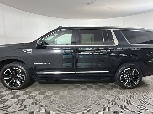 Used 2024 GMC Yukon XL Denali w/ Advanced Technology Package AWD/4WD image 7