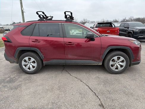 Used 2019 Toyota RAV4 LE image 4
