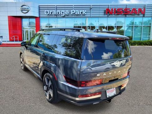 Used 2025 Hyundai Santa Fe Limited image 3