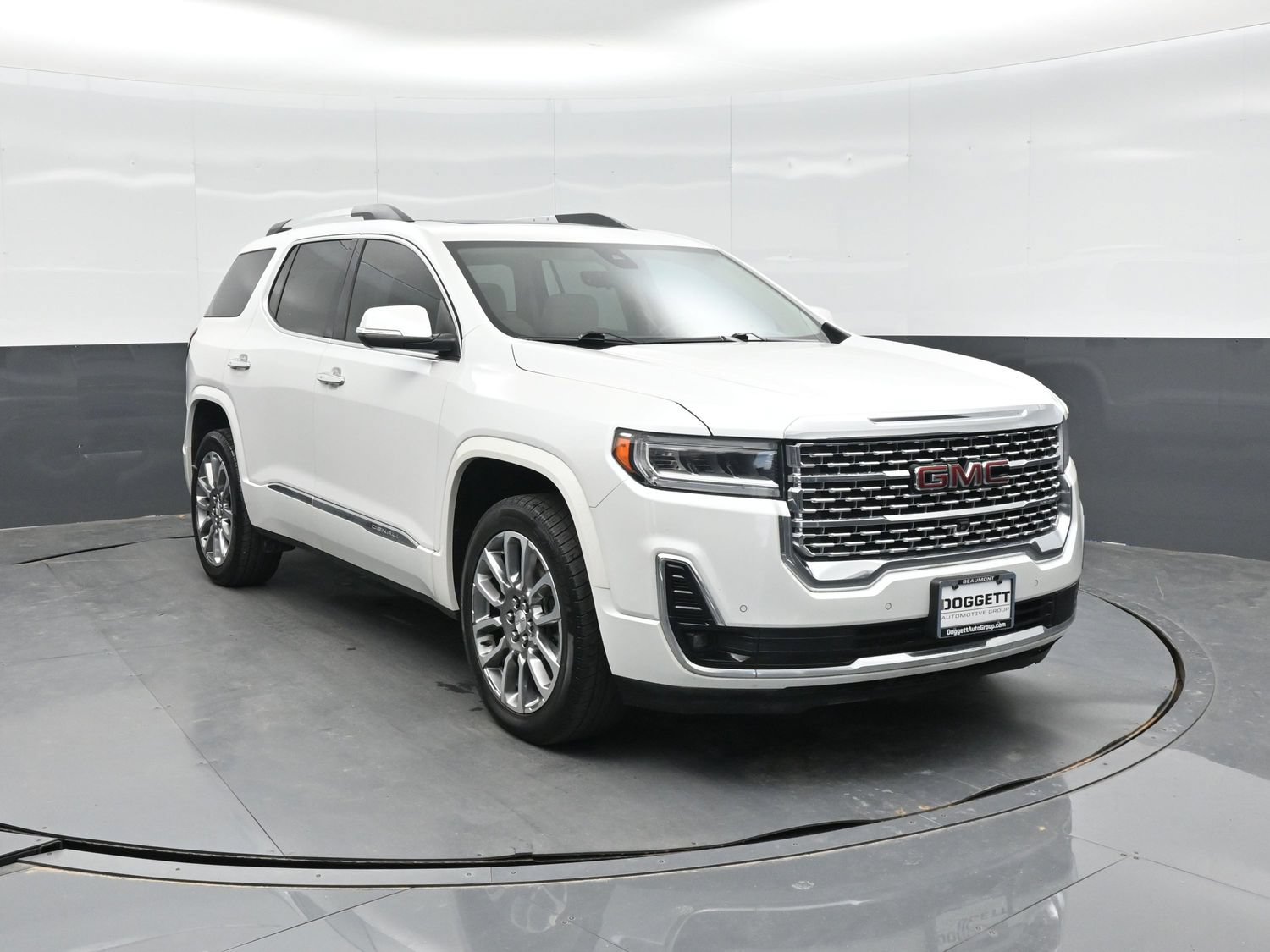 Used 2023 GMC Acadia Denali w/ Denali Ultimate Package FWD image 17