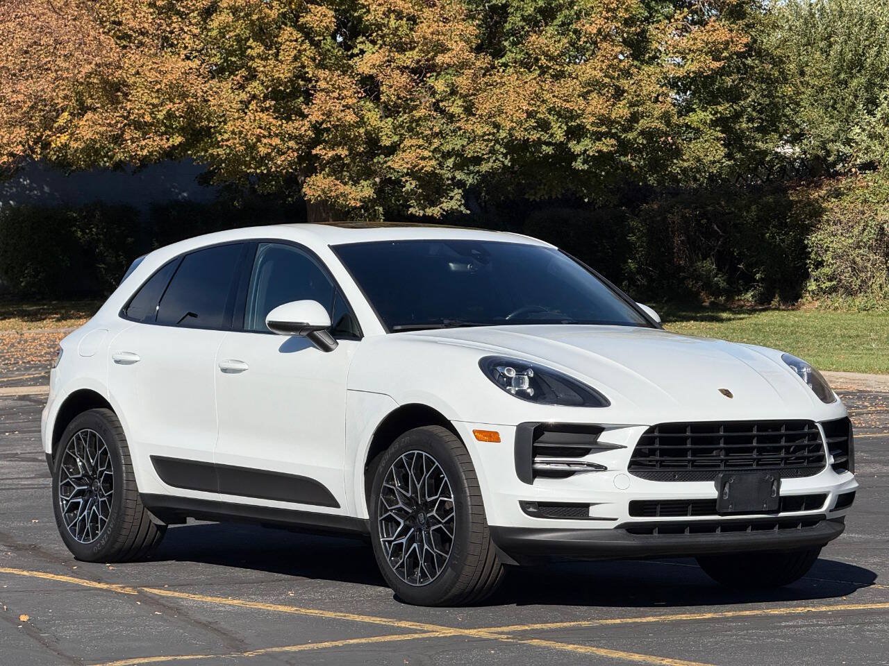Used 2021 Porsche Macan AWD/4WD image 2