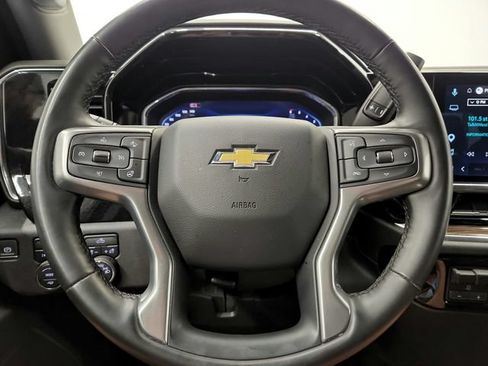 Used 2025 Chevrolet Silverado 1500 LT AWD/4WD image 31