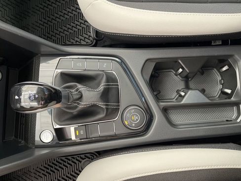 New 2026 Volkswagen Taos SE AWD/4WD image 24