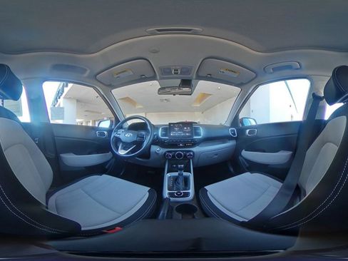 Used 2025 Hyundai Venue SEL image 44