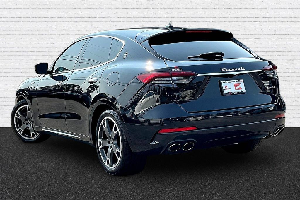 Used 2023 Maserati Levante GT AWD/4WD image 4