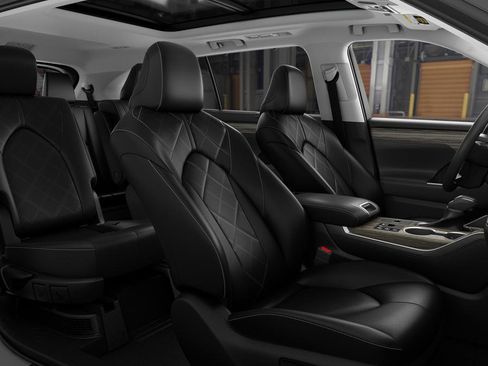 New 2026 Toyota Highlander Platinum image 4