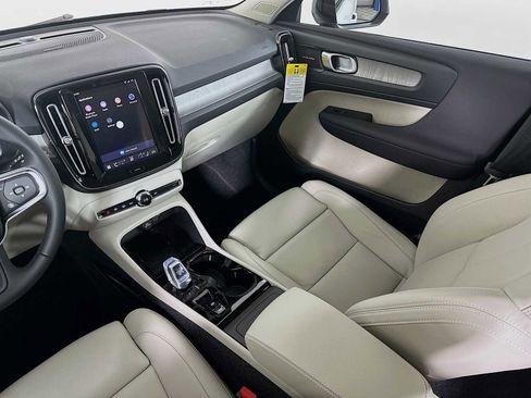 New 2026 Volvo XC40 B5 Plus w/ Protection Package Premier image 21