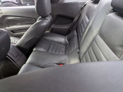 Used 2014 Ford Mustang Coupe RWD image 7