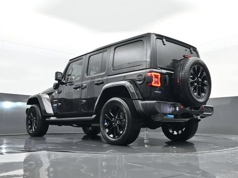 Used 2023 Jeep Wrangler Unlimited Sahara w/ Cold Weather Group AWD/4WD image 27
