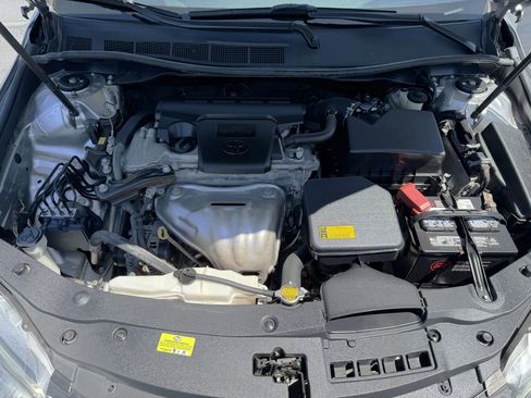Used 2015 Toyota Camry SE FWD image 3