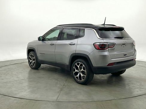 Used 2025 Jeep Compass Limited image 6