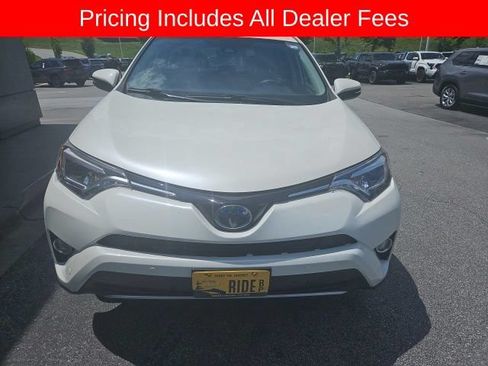 Used 2018 Toyota RAV4 Limited AWD/4WD image 6