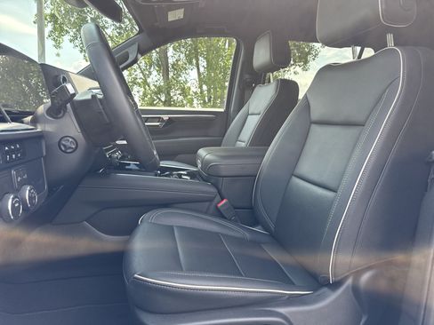 New 2026 Chevrolet Suburban Premier RWD image 30