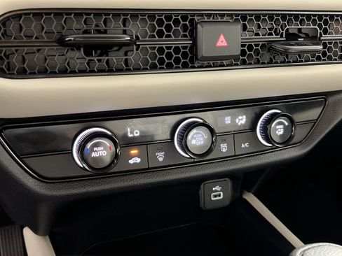 Used 2024 Honda HR-V LX image 21