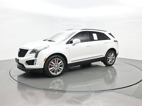 Certified 2024 Cadillac XT5 Sportv w/ Technology Package AWD/4WD image 2