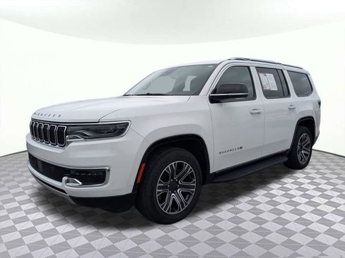 Used 2024 Jeep Wagoneer Series II w/ Flexible Seating Group image 7