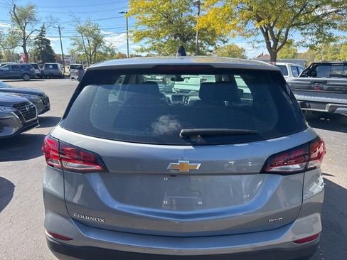 Used 2023 Chevrolet Equinox LS image 3